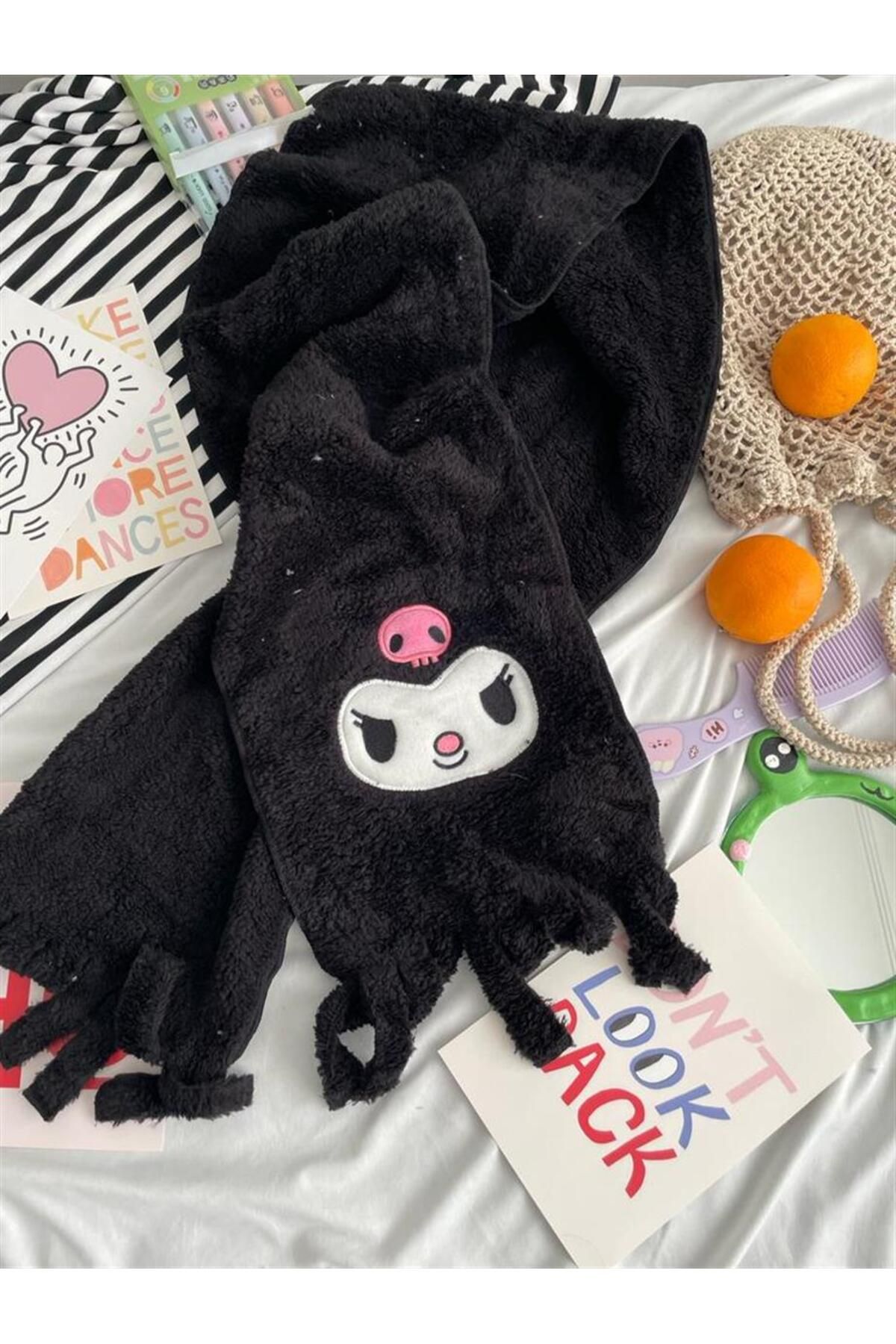 Black Kuromi Peluş Atkı